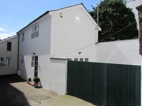 2 bedroom Mews to re...